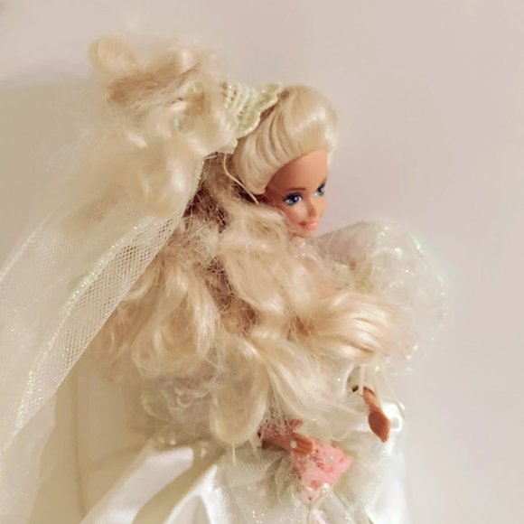 Barbie Doll in White Wedding Dress - Picture 5 of 7